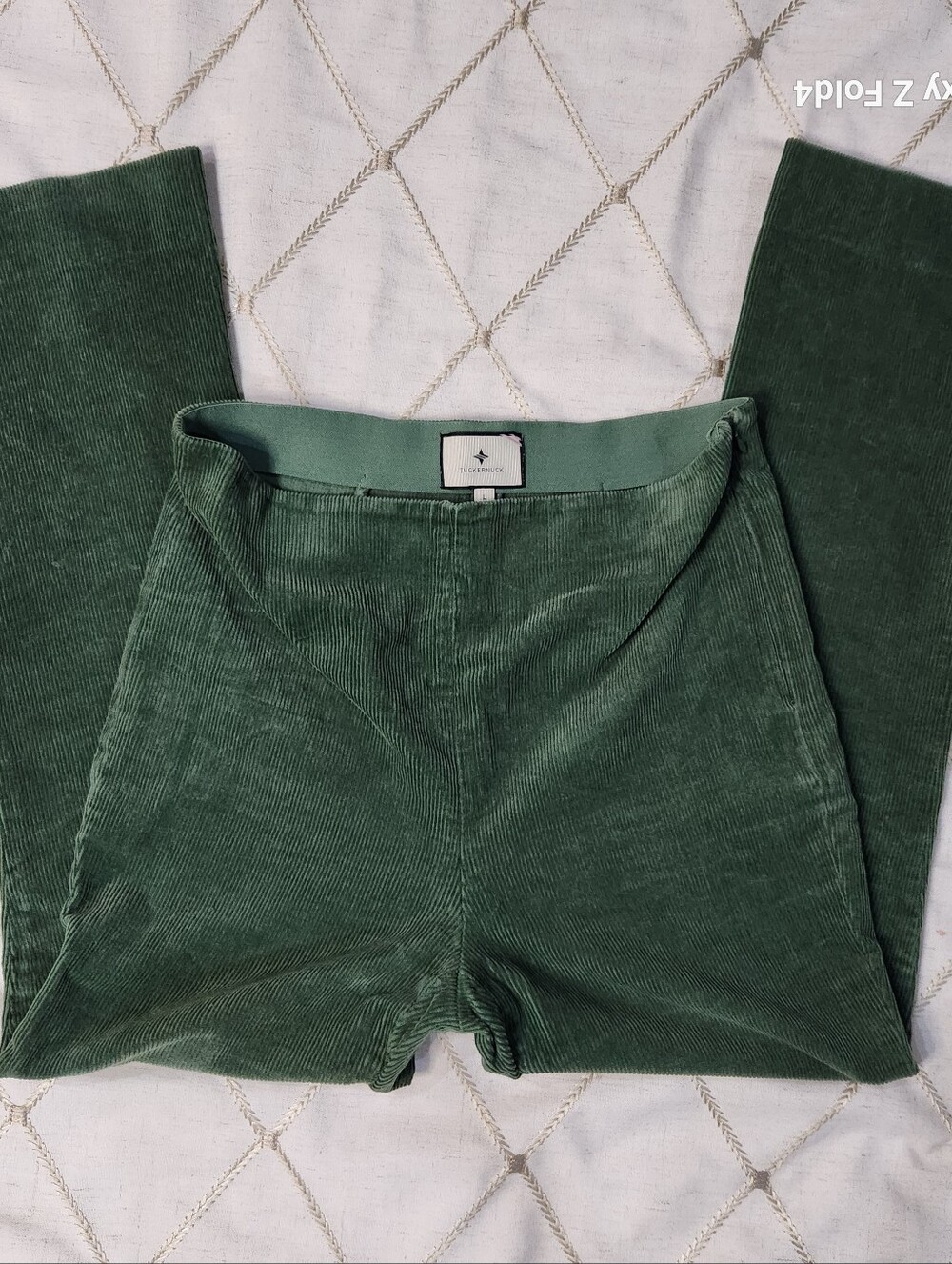 Tuckernuck Green Corduroy Ashford Pants Size Large Cropped Kick Flare Flaw
